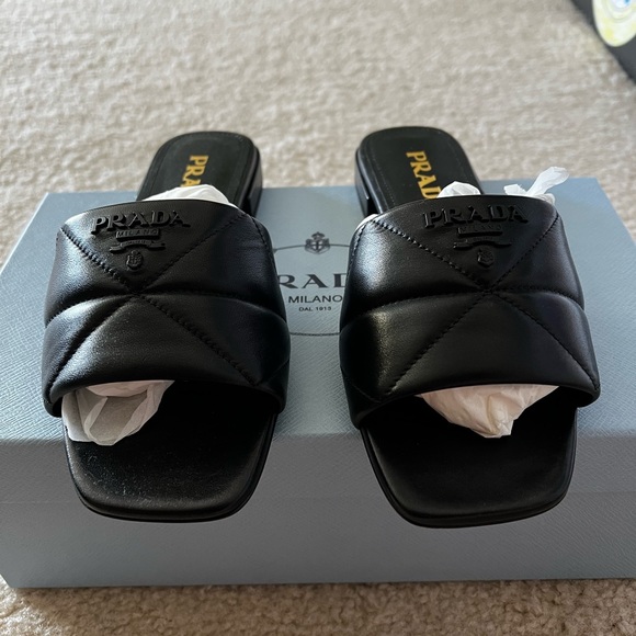 Authentic Prada quilted lambskin nappa leather flat sandals mules black 6.5 SOLD - Picture 8 of 13